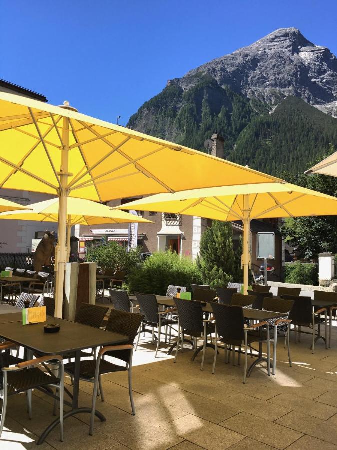 Hotel Weisses Kreuz Bergün Exterior foto