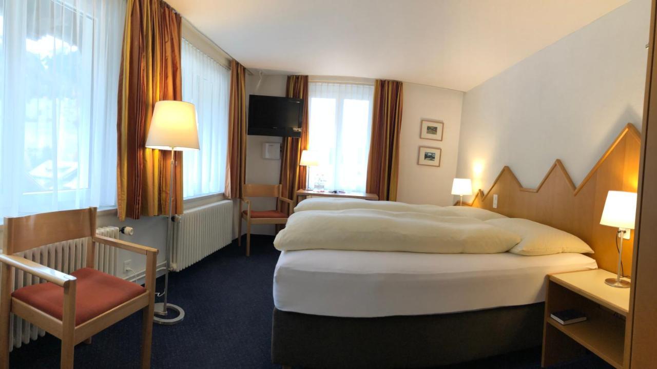 Hotel Weisses Kreuz Bergün Exterior foto